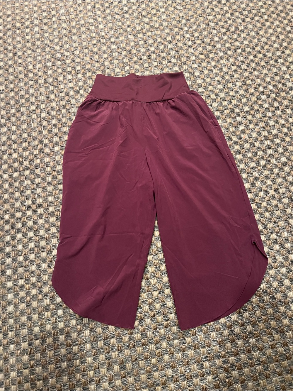Wide-Leg Pull-On Pants in Deep Wine new without tags